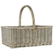 Picnic basket w/5 rooms and handle across